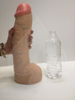 Vac U Lock 12" Realistic Hung Dong Beige