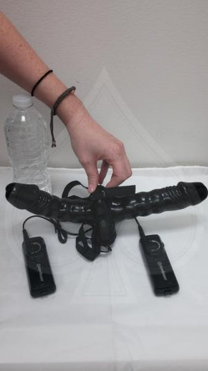 Vibrating Double Delight Strap On 6" Black
